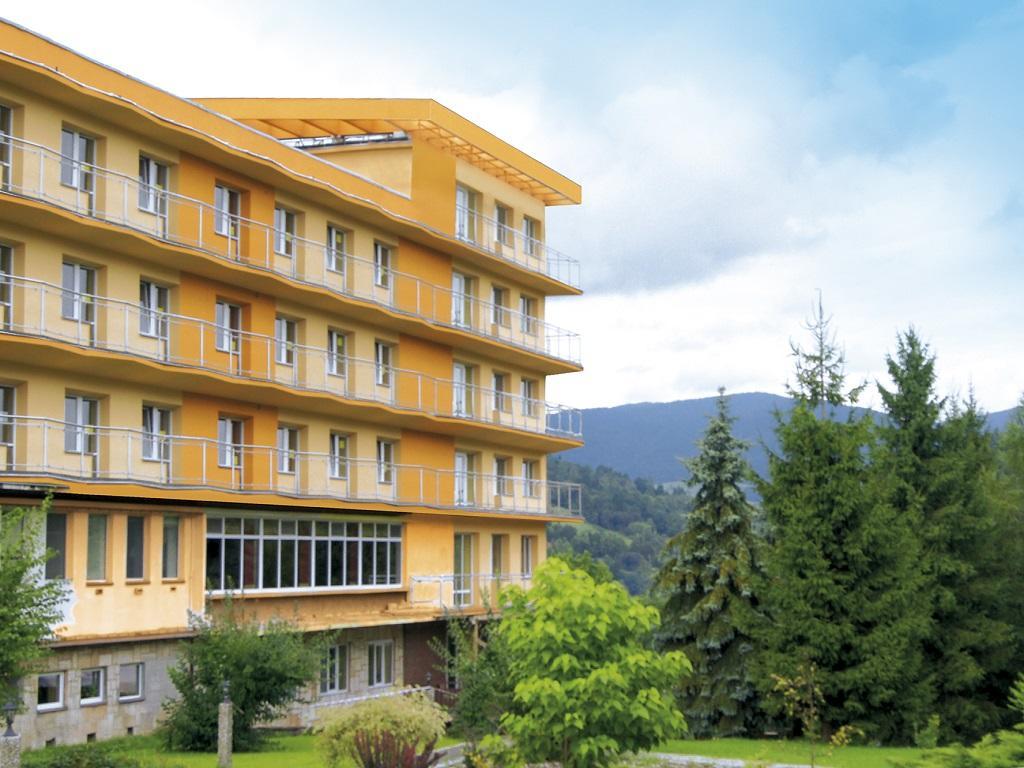 מלון מוז'ינה Korona Sanatorium Uzdrowiskowe מראה חיצוני תמונה