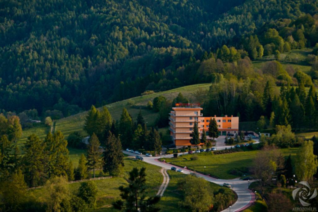 מלון מוז'ינה Korona Sanatorium Uzdrowiskowe מראה חיצוני תמונה