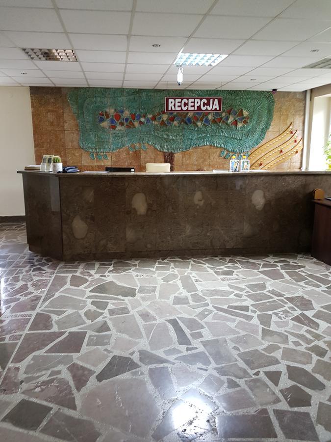 מלון מוז'ינה Korona Sanatorium Uzdrowiskowe מראה חיצוני תמונה